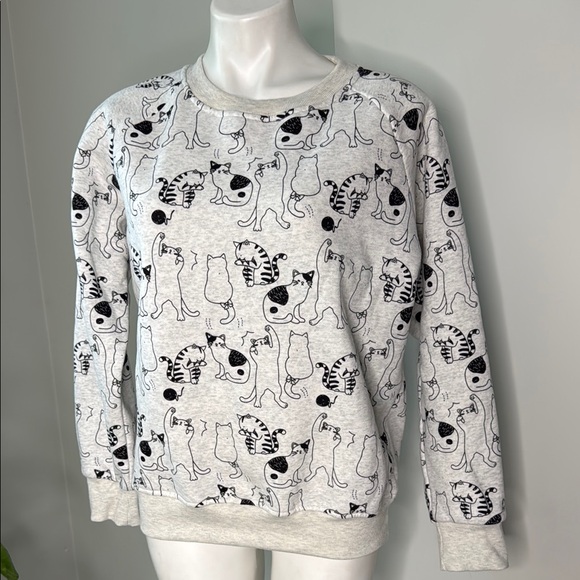 La Soul Tops - NWOT L.A Soul Cat Sweatshirt Women size medium